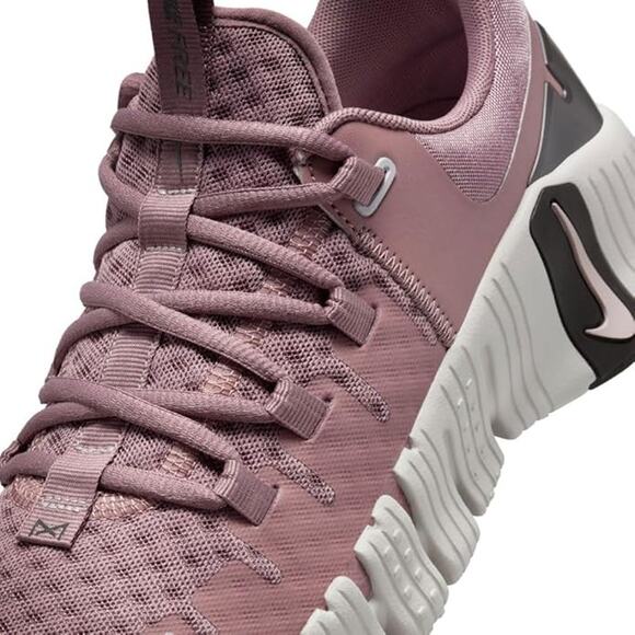 NWT Nike Women's Training Shoes, Smokey Mauve Platinum Violet Light Bone, SIZE 6 - Picture 4 of 5